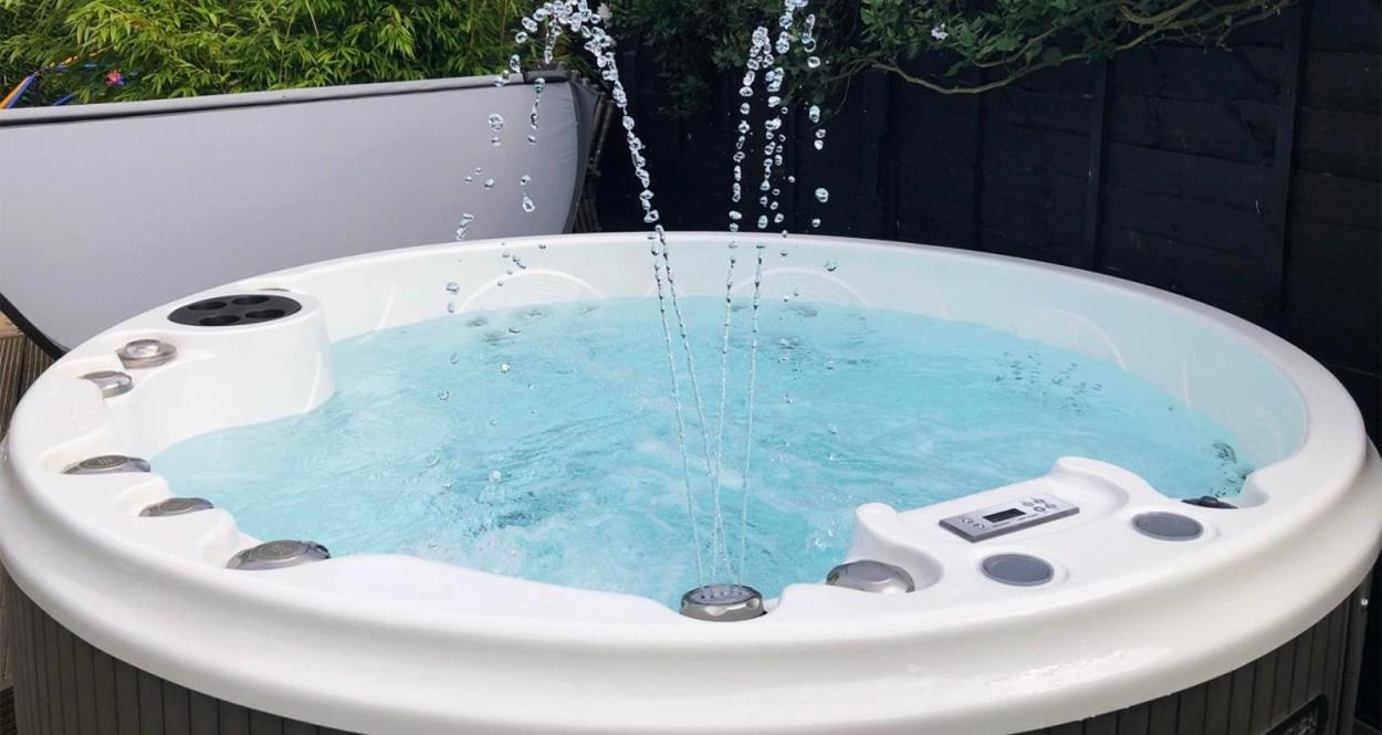 Marine Cottage - With Private Hot Tub Newbiggin-by-the-Sea Exterior photo